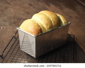 Fluffy Pandan Bread Loaf In Baking Tin