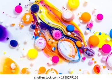 Fluid Art Texture. Abstract Background With Iridescent Paint Effect. Liquid Acrylic Picture With Flowing Bubbles. Mixed Paints For Posters Or Wallpapers. Rainbow Overflowing Colors.