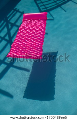 Fluorescent pink inflatable pool mat