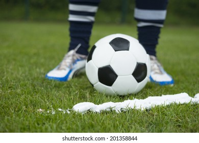 Foam Spray Free Kick Half Circle With Soccer Player