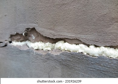 Foamed wall crack
