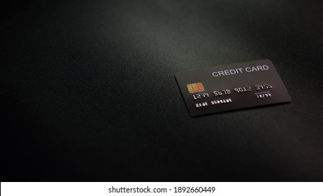 Focus Close-up credit cards cards with a black background