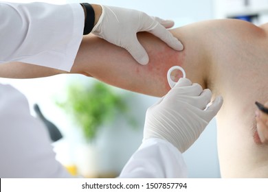 Imágenes Fotos De Stock Y Vectores Sobre Lesionscratch - ofcpurple glove muscle roblox