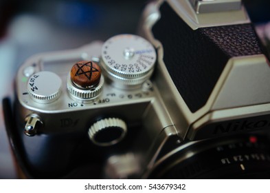 Focus wood button.
