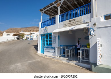 Folegandros, Greece - September 24, 2020: Coffee Shop On Main Street In The Port Of Karavostasi On The Island Of Folegandros. Cyclades, Greece