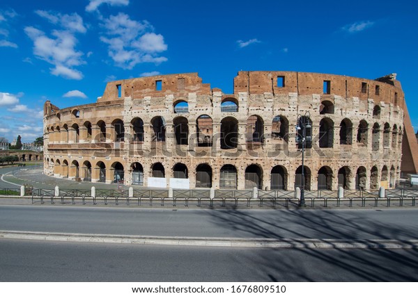 Following the coronavirus outbreak, the italian\
Government has decided for a massive curfew, leaving even the Old\
Town, usually crowded, completely deserted. Here in particular the\
Colosseum
