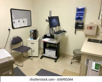 FOLSOM, CA, USA - APR 4, 2017: Kaiser Permanent Medical Doctor Office , With Hospital Equipment 