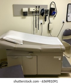 FOLSOM, CA, USA - APR 4, 2017: Kaiser Permanent Medical Doctor Office , With Hospital Equipment 