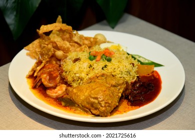 Food And Beverage Sri Lanka - Nasi Kunyit With Curry Chiken Sambal Prawn. 6th August 2021