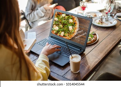 Food Critic Or Blogger Writing His Recommendation Or A Review Of Food And Service In A Restaurant. Classic Italian Pizza On Thin Crust- Image                                                           