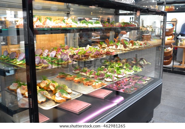 Food Display\
Cabinet