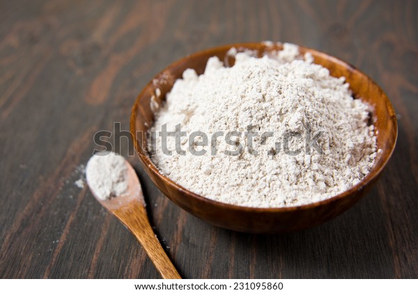 Food Grade\
Diatomaceous Earth in Bowl Ready for\
Use
