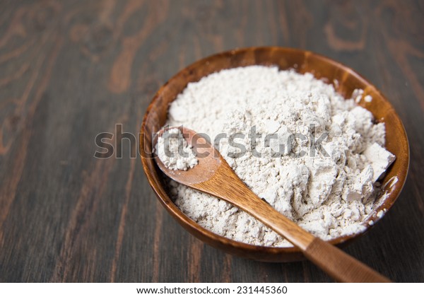 Food Grade
Diatomaceous Earth in Bowl Ready for
Use
