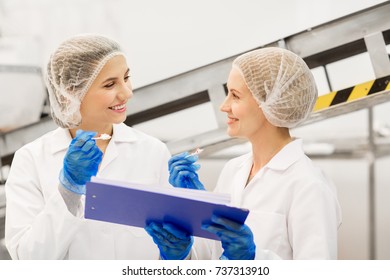 47,756 Food production worker Images, Stock Photos & Vectors | Shutterstock