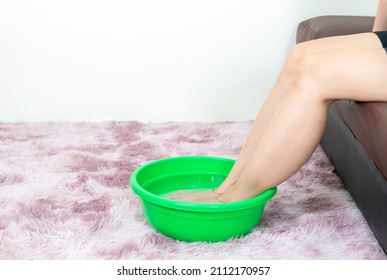 Foot Bath In Warm Water Relieve Inflammation