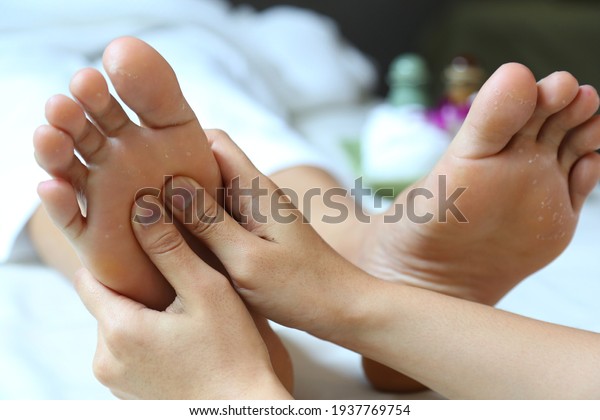 Foot massage, \
reflexology techniques at the key points of your feet to give you a\
sense of well-being.