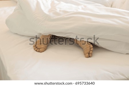 foot under sheet