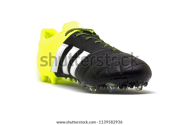 adidas artificial grass soccer cleats