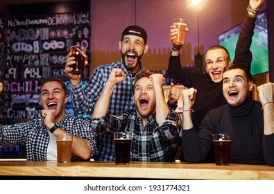 30,702 Watching party Images, Stock Photos & Vectors | Shutterstock