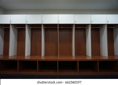 Imagenes Fotos De Stock Y Vectores Sobre Old Locker Room