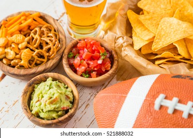 Football Party Food, Super Bowl Day, Nachos Salsa Guacamole