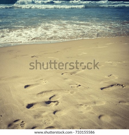 Footsteps on the beach 