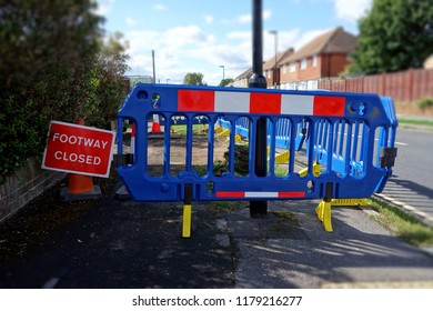 88 Side walk closed sign Images, Stock Photos & Vectors | Shutterstock