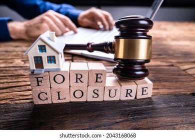 Foreclosure Lawyer Agreement. Mortgage And Bankruptcy. House Auction