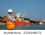 Foreman, harbor master or port controller in takes control communication to the receivers in charge to ensure the appropriate jobs working in the same safety direction