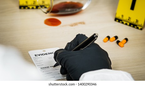 Forensic expert records data in the form of evidence. The concept of the crime