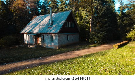 Forest. Old Hunter House In Forest. Farmer House. Forester. Home Of A Forester