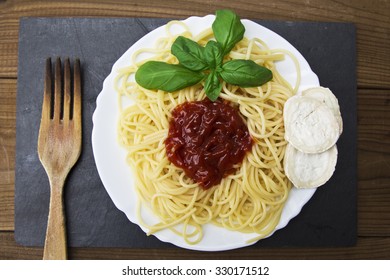 fork with spaghetti