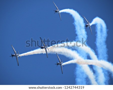 Formation flying at an airshow