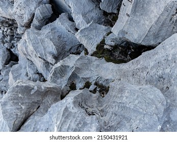formations, corrugated ,changes, , crevices, sharpness and sharp structures in stones	