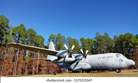 Fort Bragg, North Carolina USA 11/29/2019 Vintage U.S. Military Aircraft Displayed At The 82nd Airborne Division War Memorial Museum, Editorial Content.