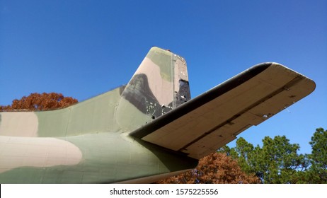 Fort Bragg, North Carolina USA 11/29/2019 Vintage U.S. Military Aircraft Displayed At The 82nd Airborne Division War Memorial Museum, Editorial Content.