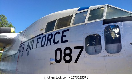 Fort Bragg, North Carolina USA 11/29/2019 Vintage U.S. Military Aircraft Displayed At The 82nd Airborne Division War Memorial Museum, Editorial Content.