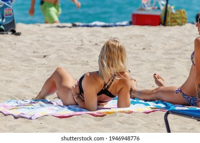 Candid Bikini Beach Girls Florida