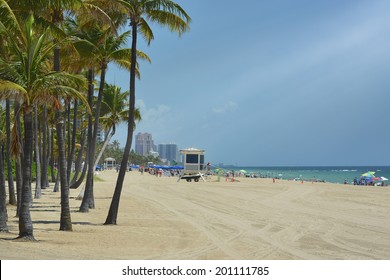 Fort Lauderdale Beach Near Las Olas Boulevard With The Distinctive Wall In The Foreground.