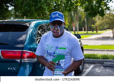 Fort Lauderdale, Florida, USA - August 08, 2020: Early Voting 2020 In Florida, United States During Coronavirus Pandemic. Candidate For Broward County School Board District 9 Jimmy Witherspoon