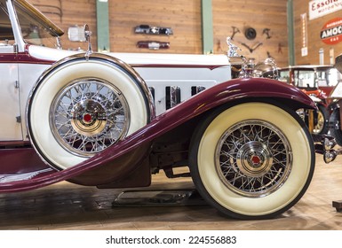 23,732 Antique Car Museum Images, Stock Photos & Vectors | Shutterstock