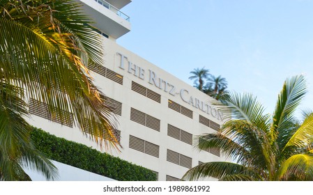 Fort Lauderdale, Florida, USA - February 22, 2016: The Ritz Carlton On The Fort Lauderdale Property Surrounded By Palm Trees. 