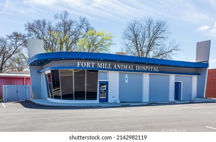 FORT MILL, S.C.-2 APRIL 22: The Fort Mill Animal Hospital On Main St.  Building And Sign.