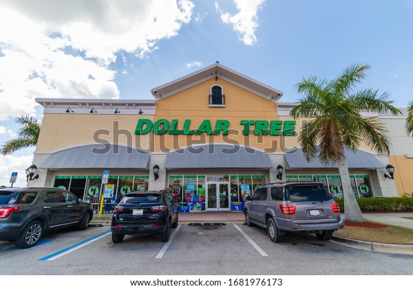 Fort Myers, Fl / USA - 3/19/20: Dollar Tree in Fort\
Myers Florida, Dollar Tree Stores, Inc., formerly known as Only\
$1.00, is an American chain of discount variety stores that sells\
items for $1 