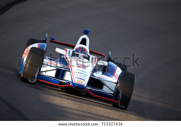 Fort\
Worth, Texas, USA - June 7th 2013 - Izod Indycar Series Firestone\
550 - Texas Motor Speedway - Team Penske Indy driver, Helio\
Castroneves (3) in turn 4 during Saturday\
practice.