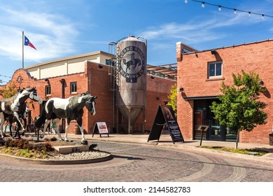 Fort Worth, Texas, USA - March 27th, 2022: Second Rodeo Brewing Company Is A Backyard Bar With Chef-driven Grub, Live Music And Outdoor Games In Historical District In Fort Worth, Texas