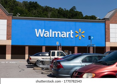 Fort Wright - Circa July 2020: Walmart Retail Location. Walmart Introduced Its Veterans Welcome Home Commitment And Plans On Hiring 265,000 Veterans.