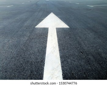 White Arrow On Street Stock Photo 726987934 | Shutterstock