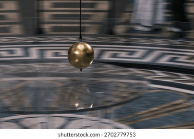 Foucault's pendulum in the pantheon