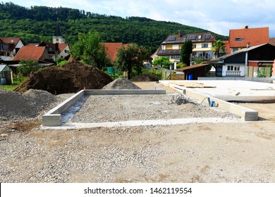 Imagenes Fotos De Stock Y Vectores Sobre Foundation Pit